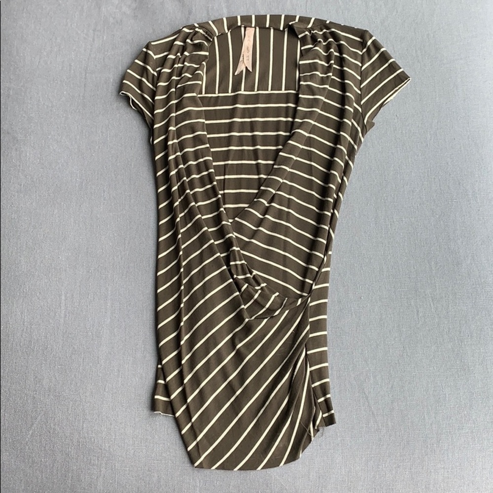 Deep V top